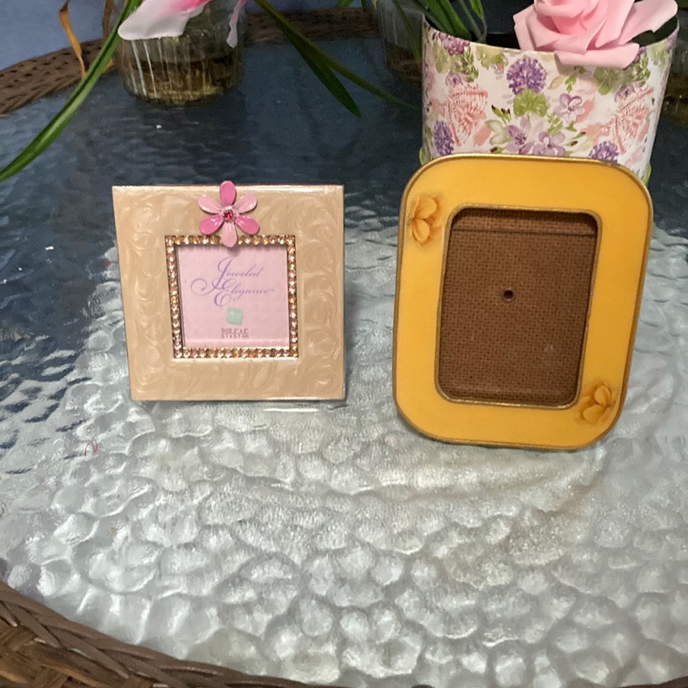 Set of 2 enamel frames